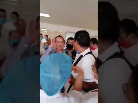 A golpes acaba protesta en IMSS Puebla por falta de insumos para atender a pacientes con Coronavirus