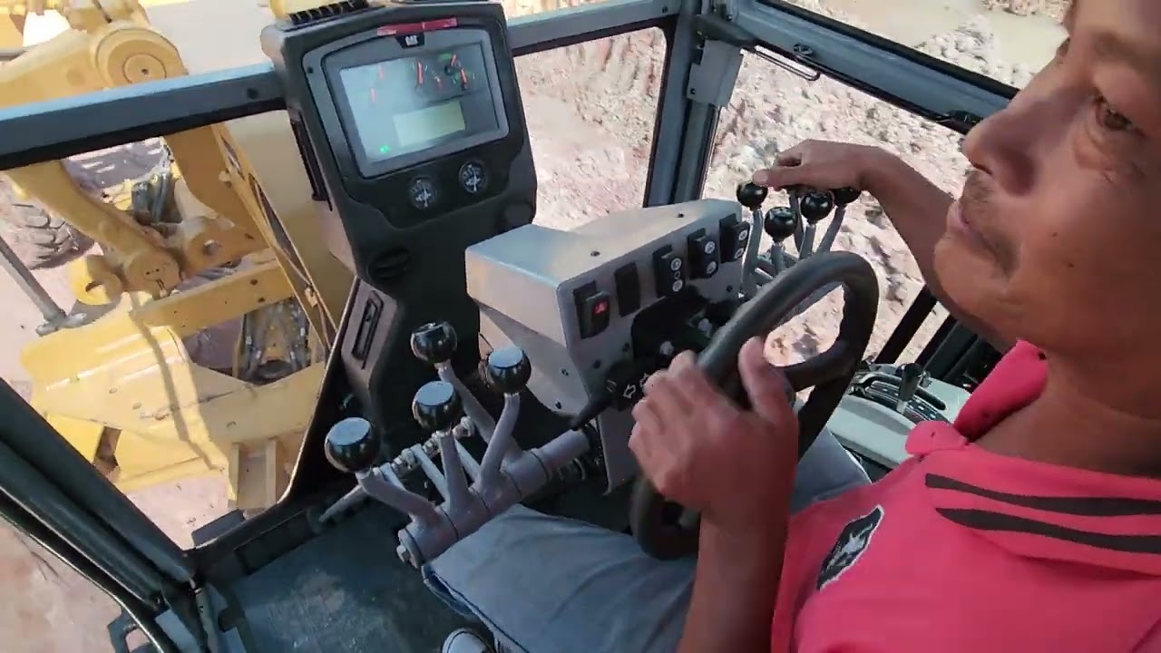 มาดูการขับรถเกรดเดอร์ว่ายากไหม CAT 140k