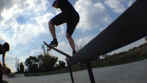 Frontside Noseblunt Slide Rail! - Ray Jones!