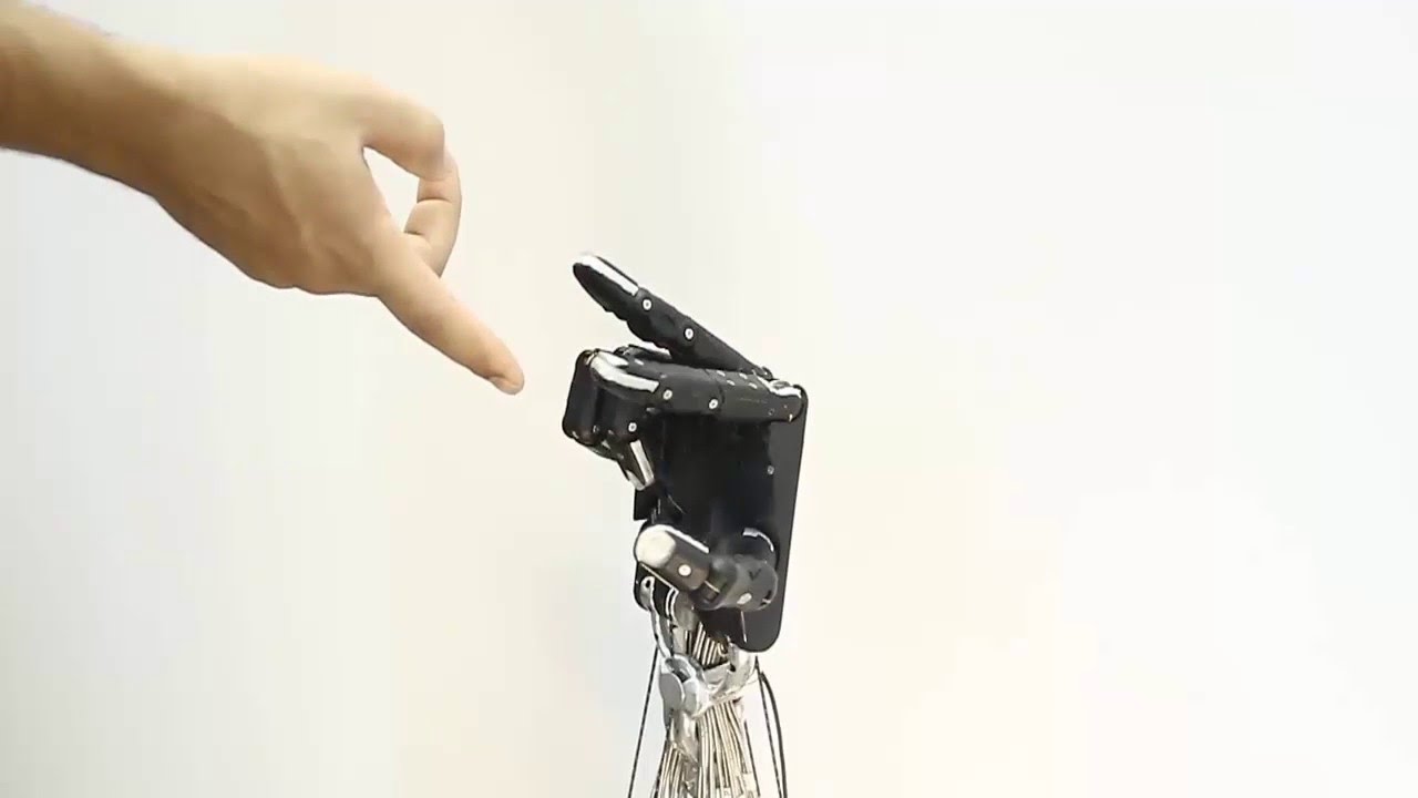 Video till Robothand lär sig själv vad som funkar och inte funkar