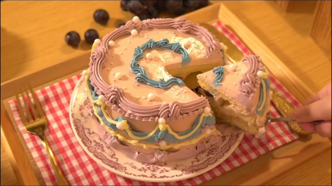 قصه حـ ب تبدا لماشافني ارقص بحوش بفستاني الاحمر🤭❤️ 