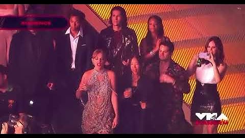 Taylor Swift, Dylan O’Brien reaction to BP’ “Pink Venom” Performance VMAs 2022