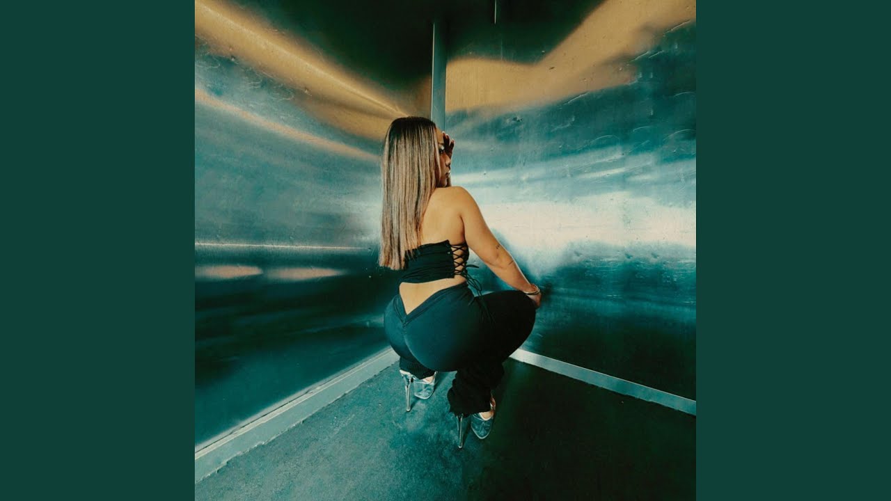 Ver Empty Space en YouTube Ver Empty Space en YouTube