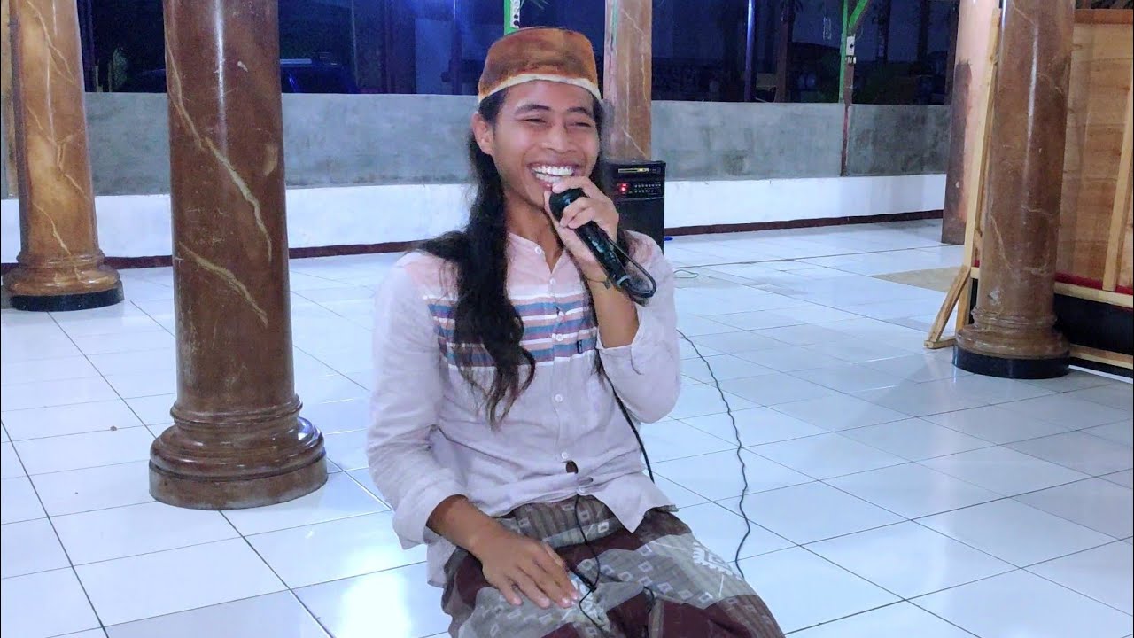 KANG BIMBIM NGARUNTAH DI ACARA MUHADHOROHAN..