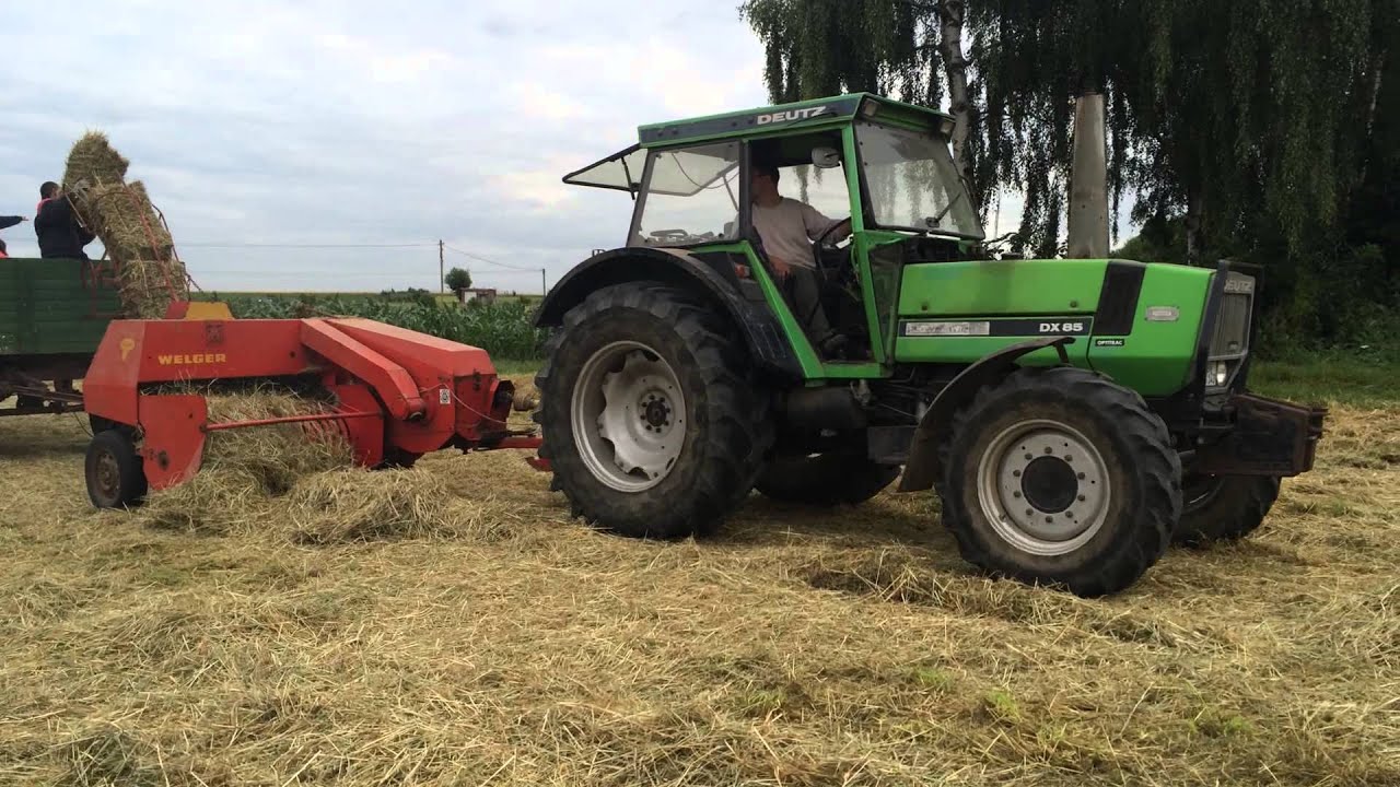 Heu pressen mit Deutz DX 85 und Welger AP 41