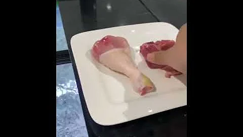 Реакция пираний на мясо