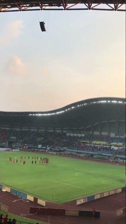 Anthem “Persija Menyatukan Kita Semua” in the side corner! #persija #persib #persebaya #arema #pssi