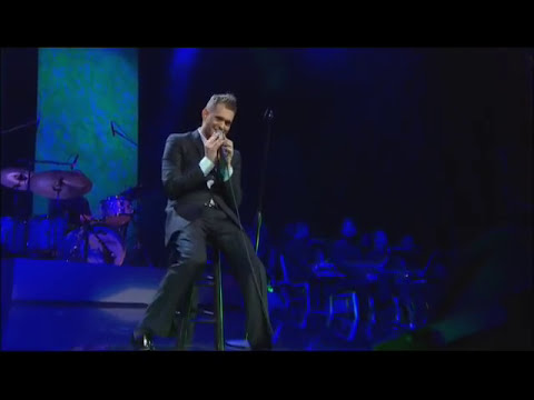 Michael Bubl - "Me & Mrs. Jones" Live at Madison Square Garden