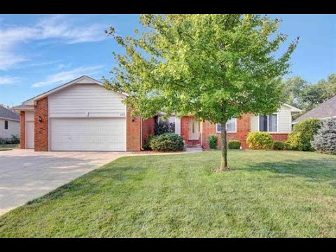 1113 Wedgewood Pl, Newton, KS home video tour