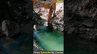 JCB Backhoe loader Cleaning Drain to Pass Cold Frozen Water @Roadplanet #Shorts Video