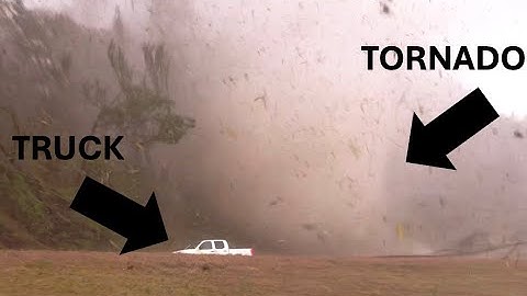Tornado vs truck! Bude, Mississippi 12/28/2024
