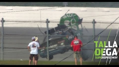 Kyle Larson flips on final lap in chaotic multi-car wreck