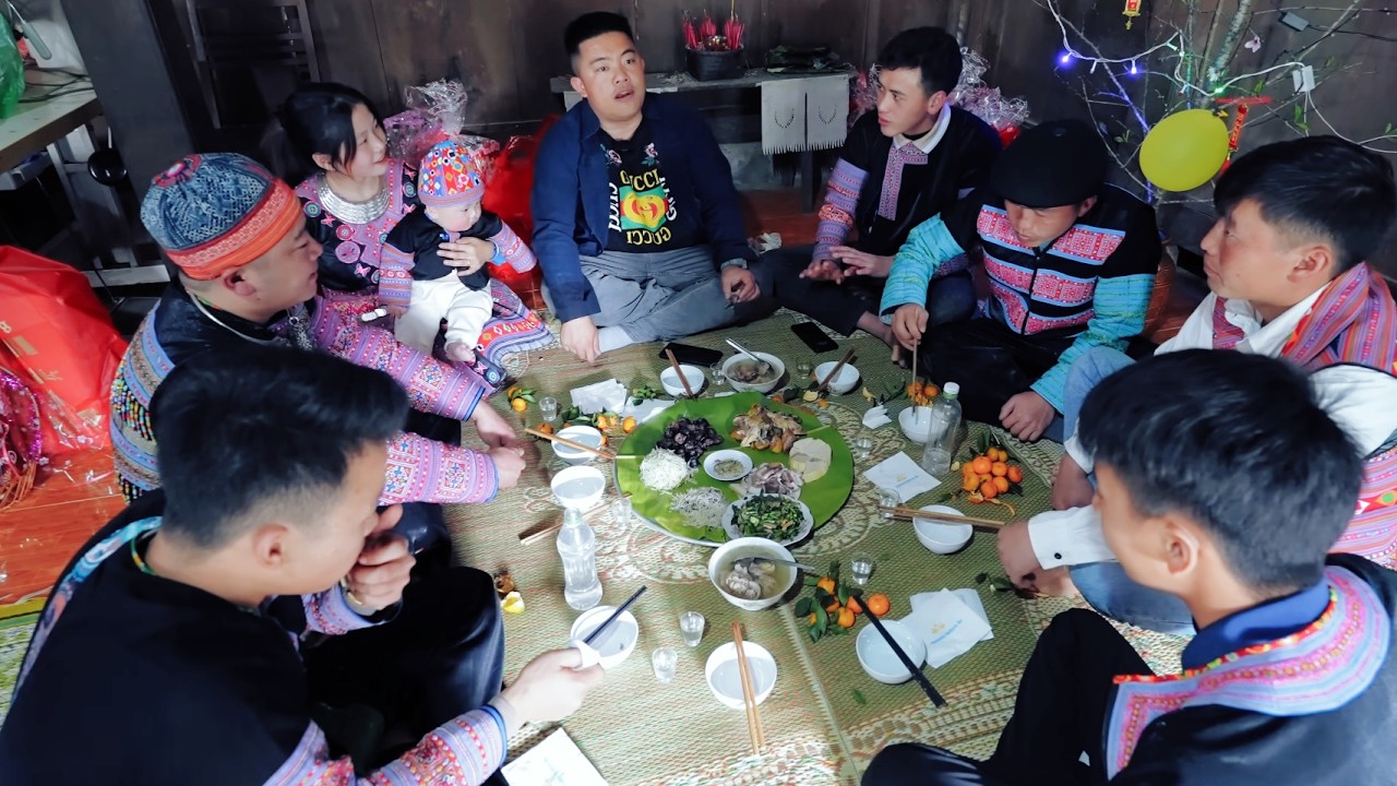 TẾT CỦA NGƯỜI HMONG Ở HÀNG CHIA PÀ CÒ SƠN LA - THĂM NHÀ EM GÁI MÙA Y LIÊN | CHỢ PHIÊN TÂY BẮC