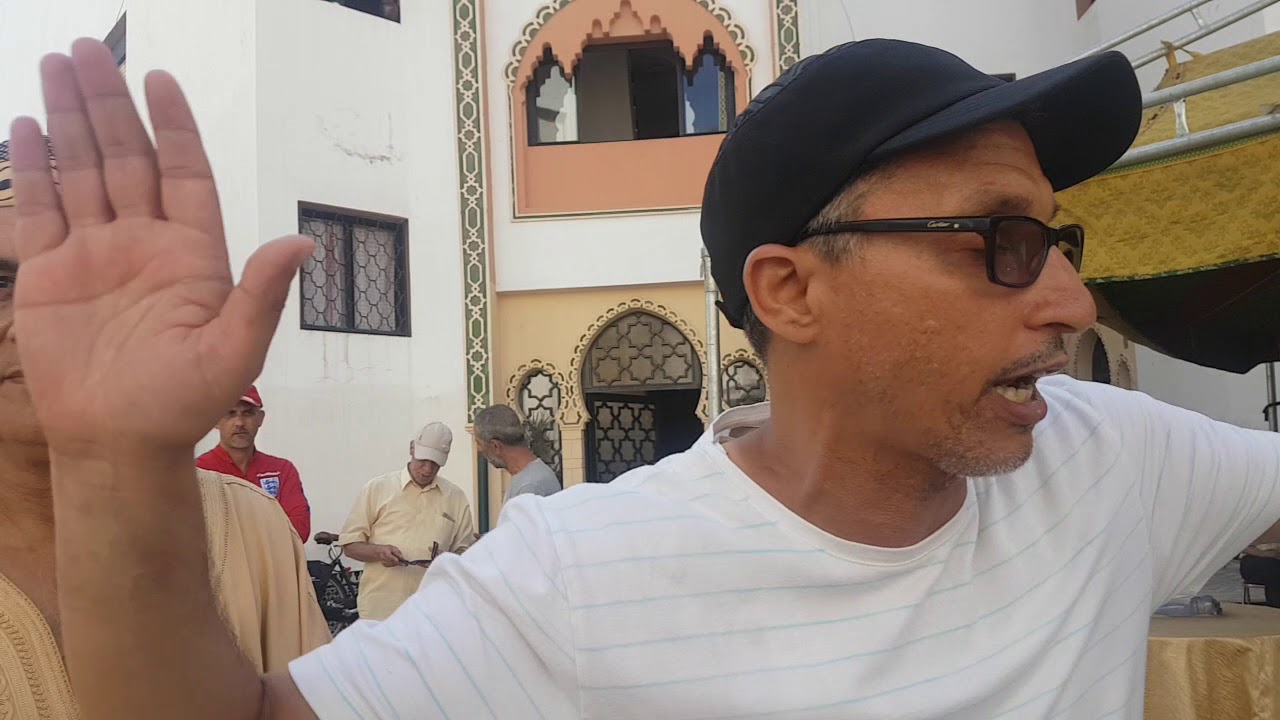 أصدقاء المرحوم توفيق برطال الرجاويين مسيرين ولاعبين تخلفوا عن مرافقته إلى مثواه الأخير