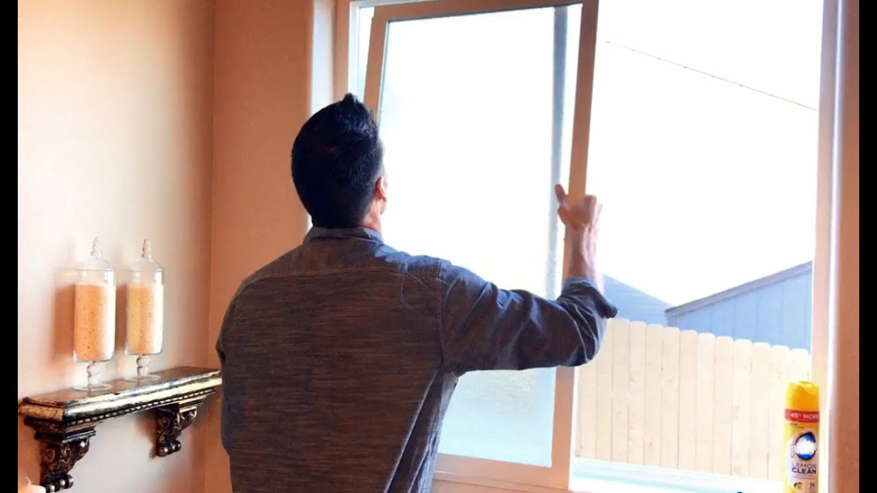 How to wash windows: Removing slider for washing windows and