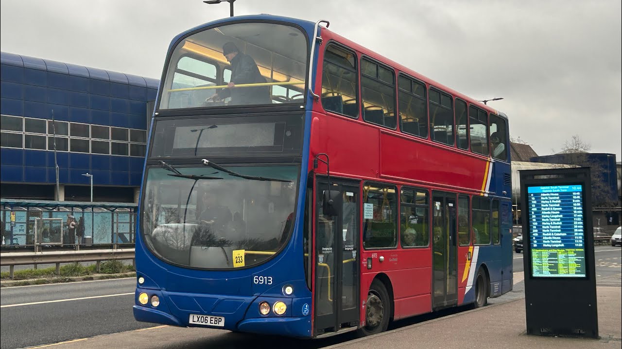 Nice Axles/Loan | 6913 LX06 EBP | Volvo B7TL Gemini | Metrobus 400 East Grinstead - Caterham