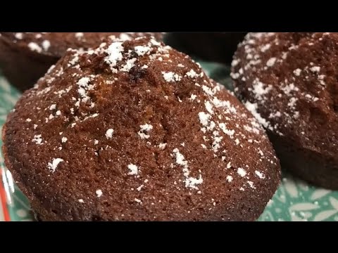 Vídeo: Magdalenes De Llet Al Forn Amb Fruits Secs I Xocolata