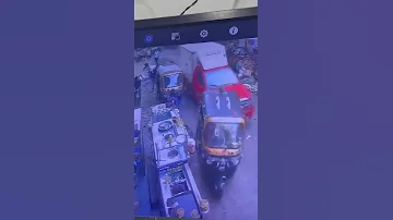 حرامى سرق عربية نقل ودهس ست سودانية تعديل الحرامى اتمسك واتسلم للشرطة 