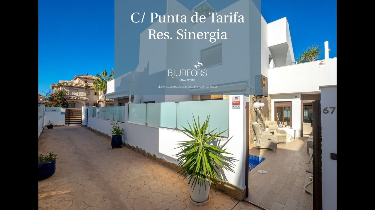 329,000 € | Modern and stylish townhouse with private heated pool and plenty of outside space.