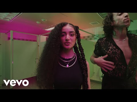 在 YouTube 上观看 LARA D - All The Money 在 YouTube 上观看 LARA D - All The Money