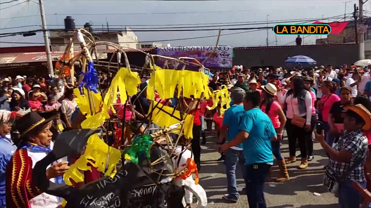 MONUMENTAL QUEMA DE TOROS EN ZAPOTITLAN