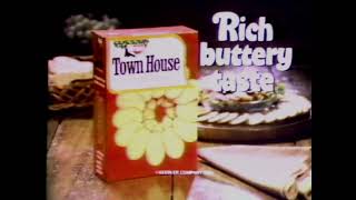 Keebler's Townhouse Crackers Commercial (1979)