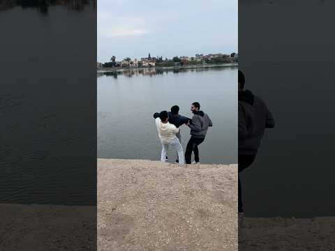 يولاد المجنونه دول رموا في البحر اكسبلور ترند 