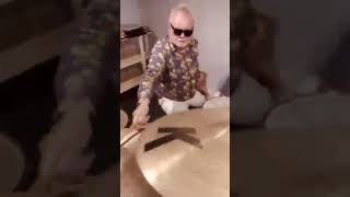 Roger Taylor DRUM LESSONS - CLASS 7 Building the bits into a solo