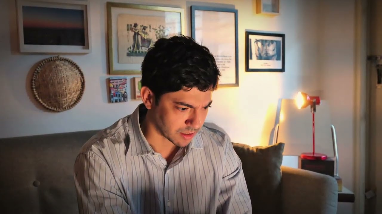 Funcionário do Ano - texto de Bruna Massarelli