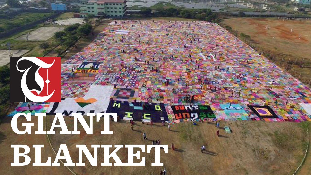 World's biggest blanket - YouTube