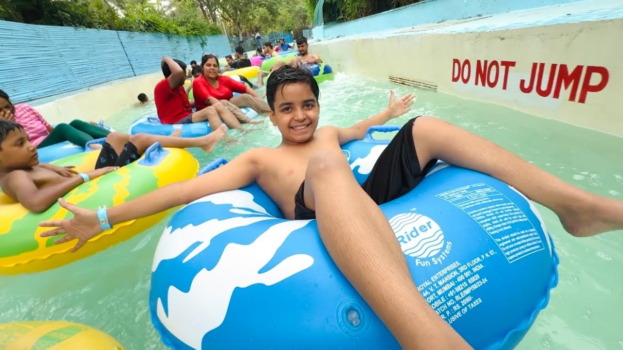 Etne bade water park aa gye😍pr ye kon si ride krli