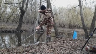 Рыбалка на поплавок ранней весной. Открытие сезона 2024. Браконьерские сети в нерест.