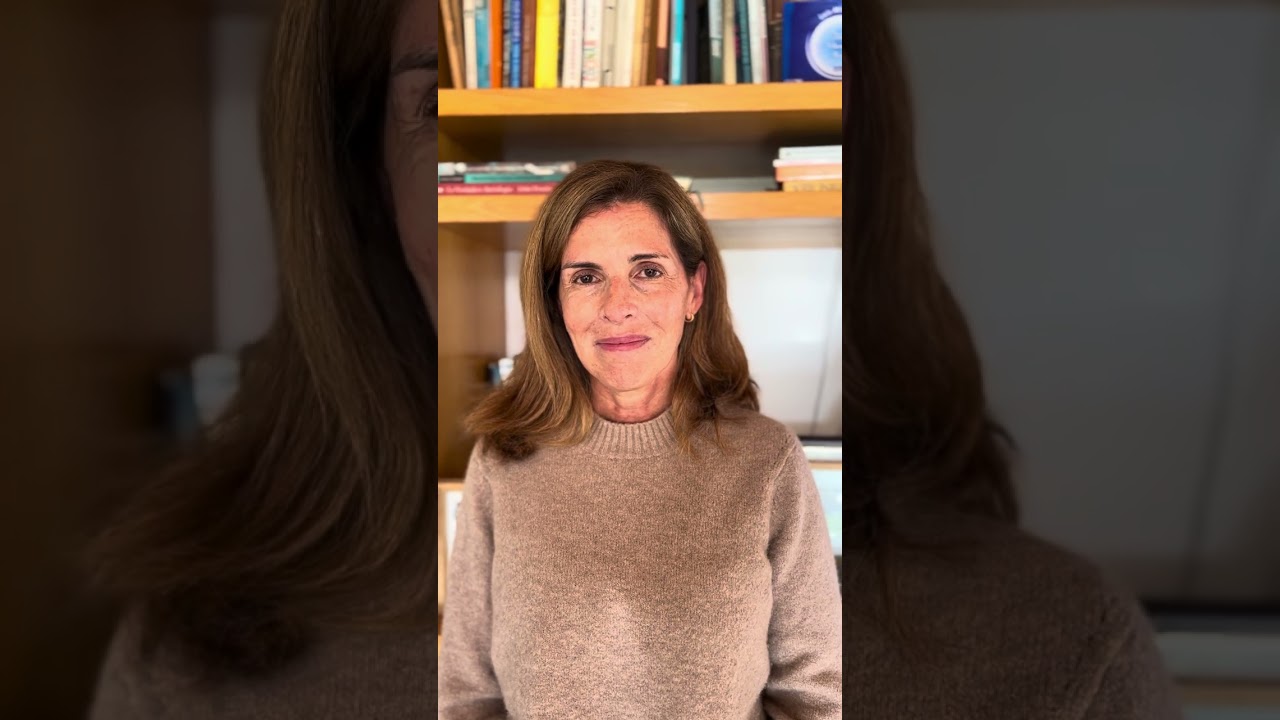Video: Diferencias con el Tarot — María Blaquier