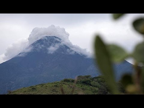 Vídeo: Um OVNI Esférico Cruzou Perto Do Vulcão Mexicano De Colima - Visão Alternativa