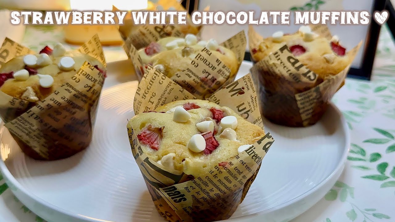 Strawberry White Chocolate Chip Muffins | Bake With Me 🍓
