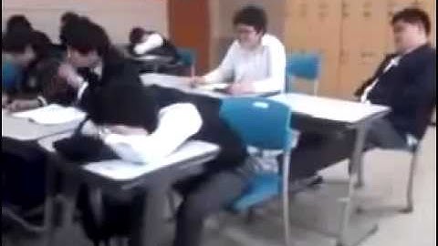 HapDan.Net - Troll thằng bạn trong lớp chết cười