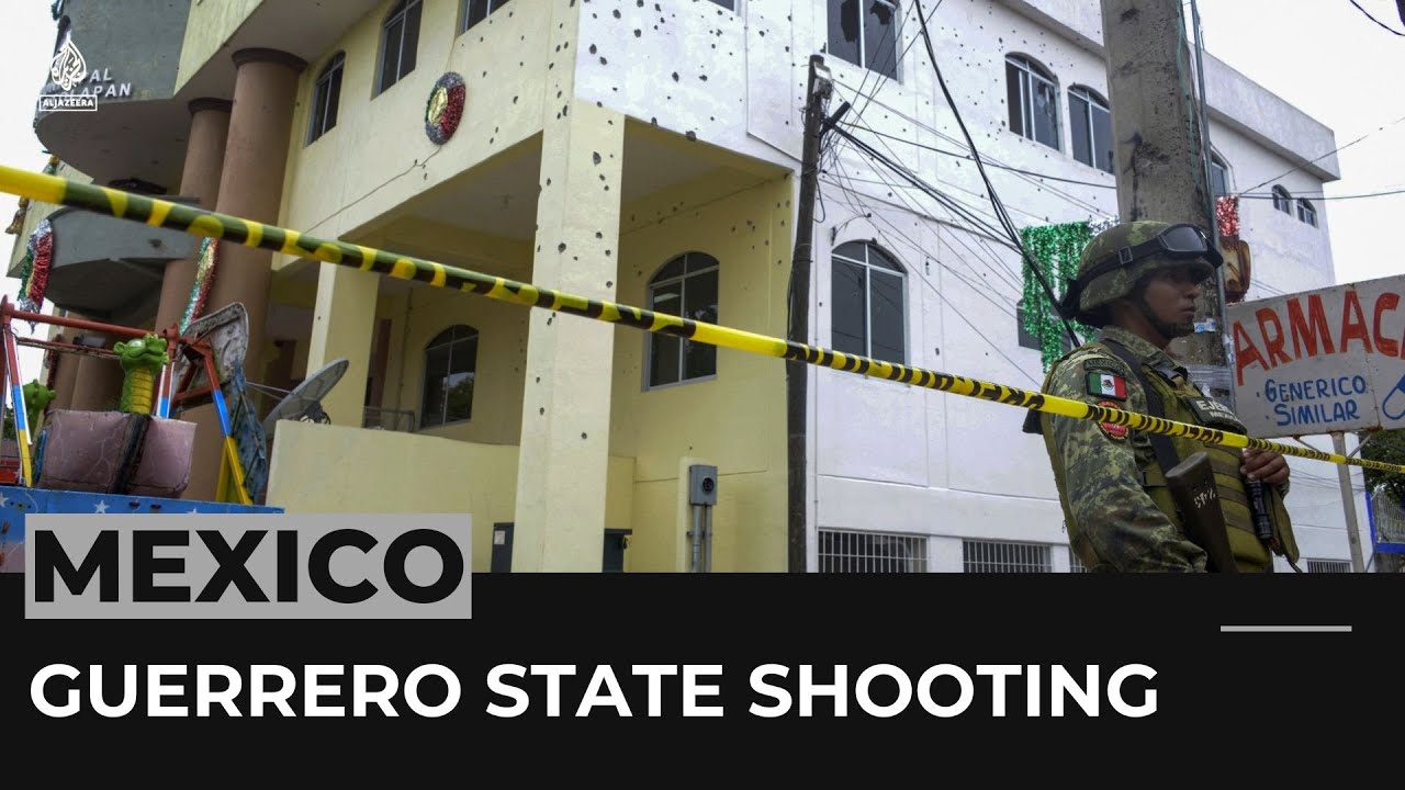 أسفر هجوم في بلدة مكسيكية عن مقتل 20 شخصاً، بينهم رئيس البلدية، بحسب مسؤولين.
