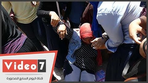 "بالصراخ والبكاء" عبرن طالبات الثانوية عن رأيهن فى امتحان الفيزياء