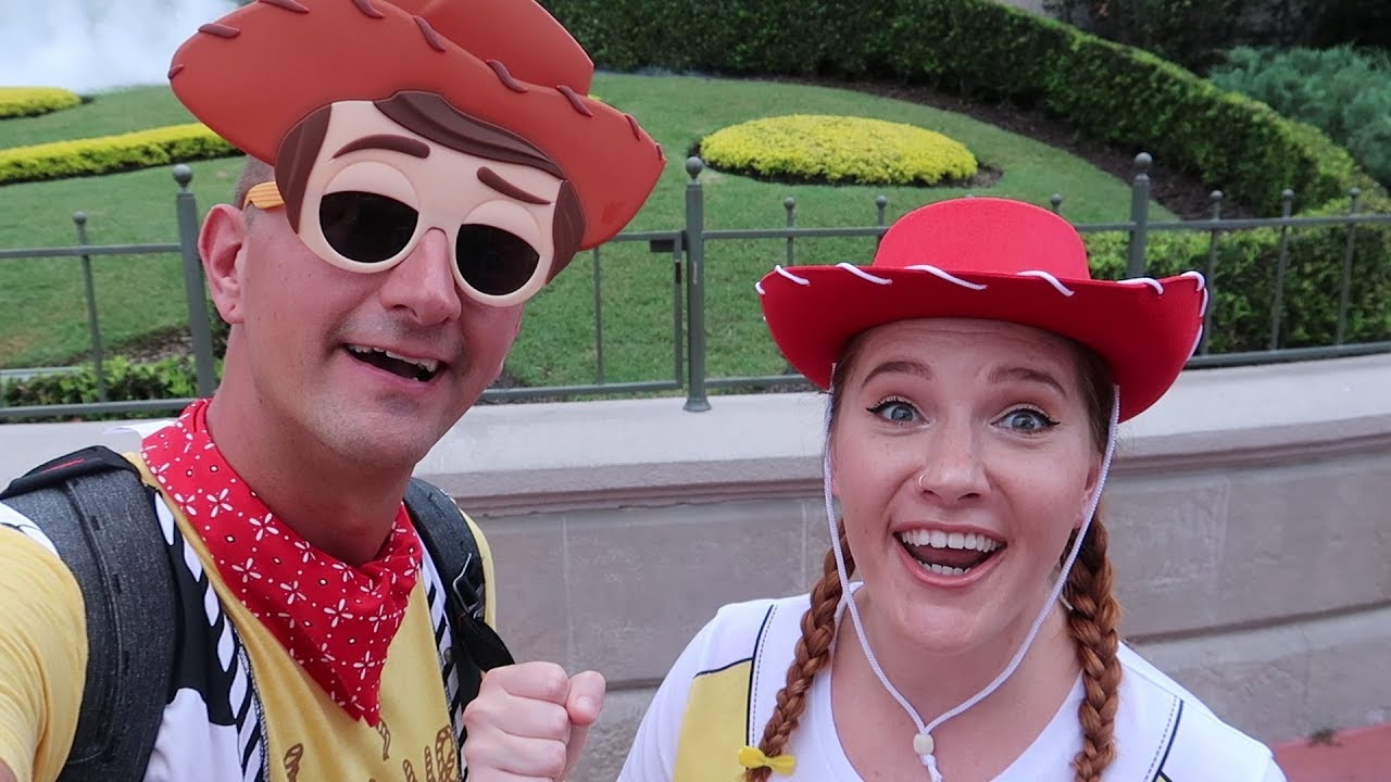 Вечеринка на Хэллоуин «Микки не такой уж и страшный» в Disney World! | Лучший парад, фейерверки и...