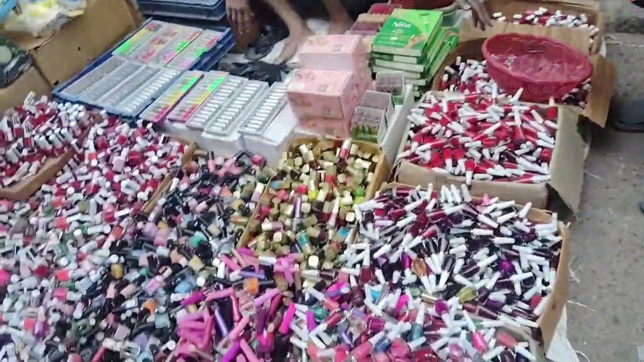 पूरा वीडियो देखिए, आपको पता चलेगा यहाँ कितना सस्ता सामान मिलता है।