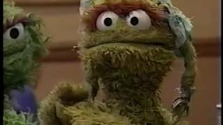 31 Sesame Street   Oscar Tries To Make Irvine Grouchy