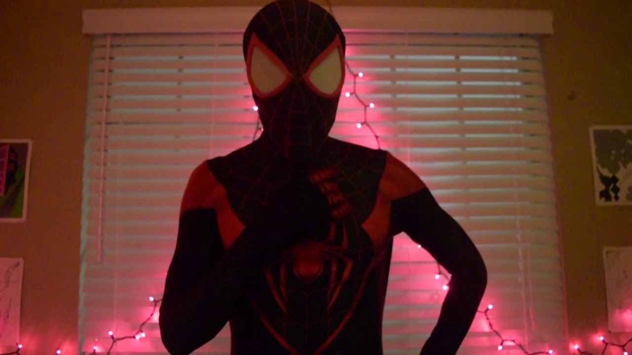 ASMR Spiderman Helps You Relax and Sleep (Flashlight, Hand Movements, Tapping, etc.)