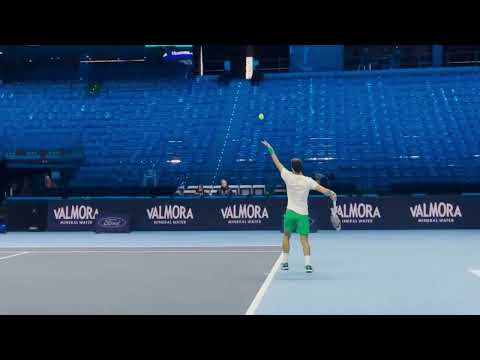 Novak Djokovic Kick Serve Slow Motion Side View /ジョコビッチのキックサーブ（背面）