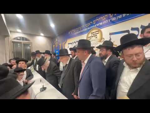 🎺בית שמש חוגגת: מנהיג הדור הרב לנדו וראש הישיבה הרב הירש בריקוד בחנוכת הבית לישי"ק סלבודקא בעיר