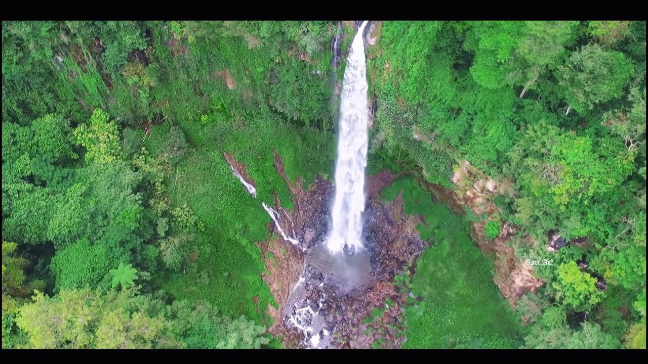 Nerbangin Drone di Air Terjun Grojogan Sewu