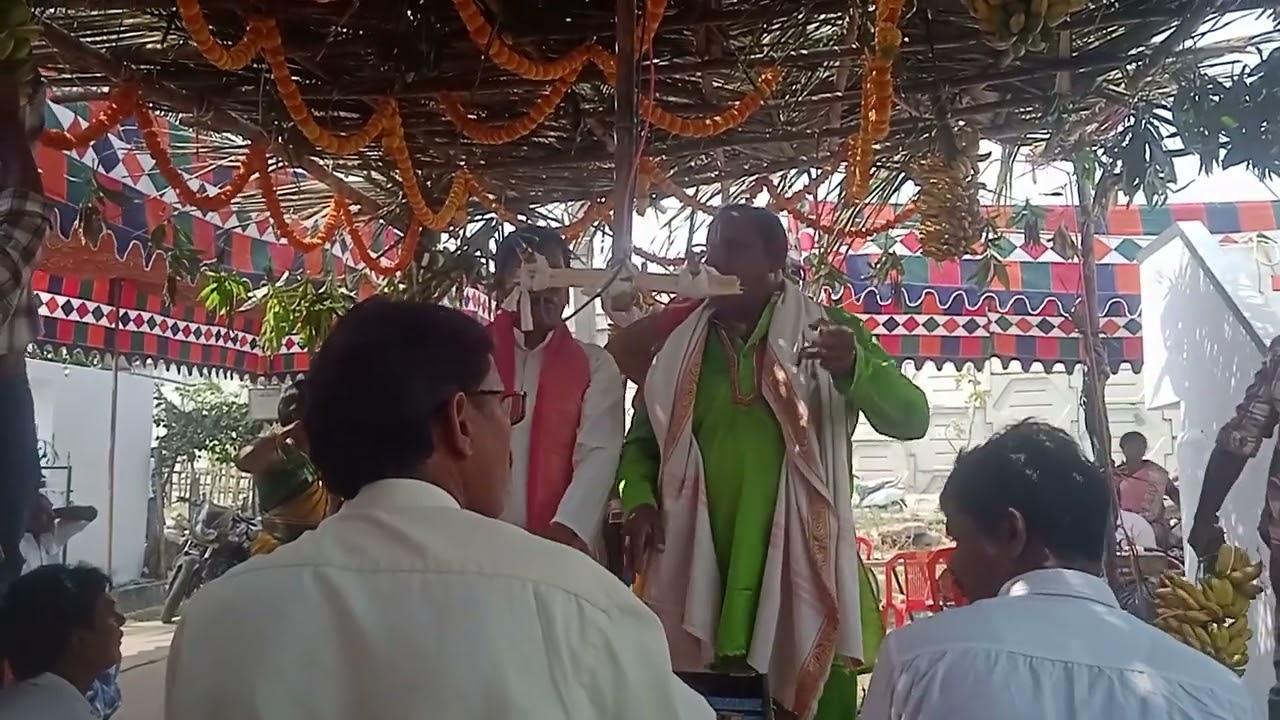 అప్పలరాము దాసు గారు పందిరి పాట గులవవిందుపెట్టు చాలా బాగా పాడనఅపలరాము ప్లీజ్ సపోర్ట్ 9951434236