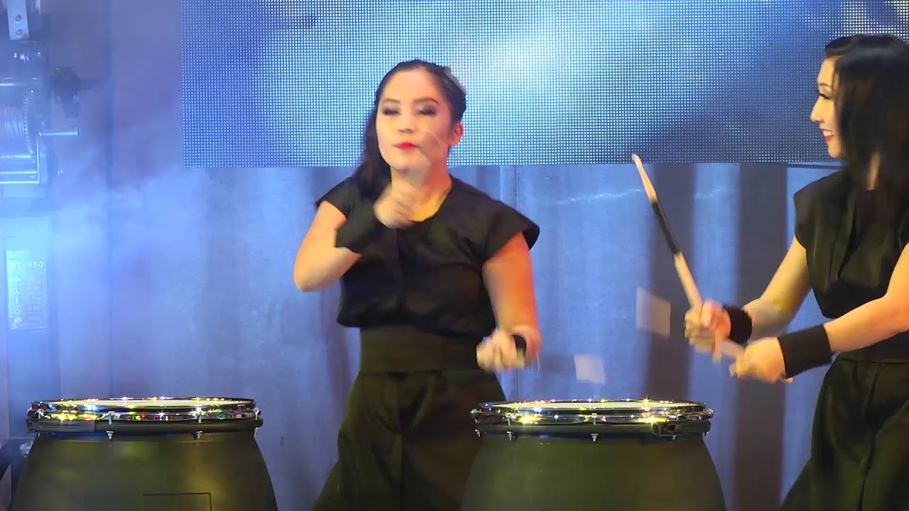 Маннам- Нанта( номер с барабанами)