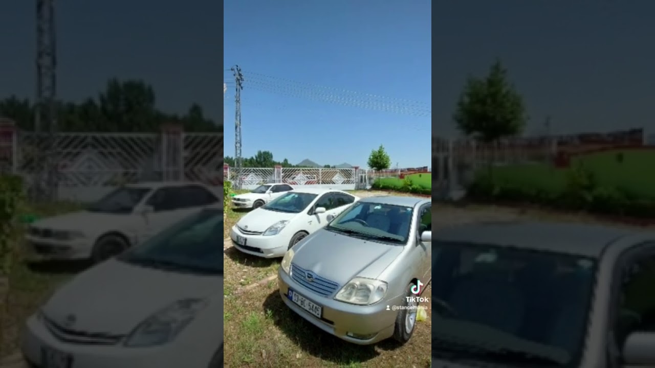 Toyota Corolla G & Toyota Prius S-Touring #toyota