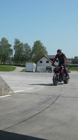 UP THE WALL 😁 Trial mixed with stuntriding ✊💨 #motorcycle #ktm790duke