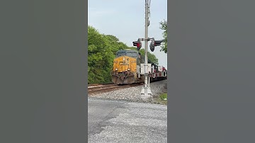 CSX ES40DC Leads CSX I143